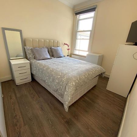 לונדון Private Rooms In Excellent Family House ,Zone 2 מראה חיצוני תמונה