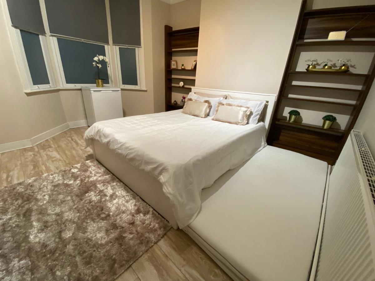 לונדון Private Rooms In Excellent Family House ,Zone 2 מראה חיצוני תמונה